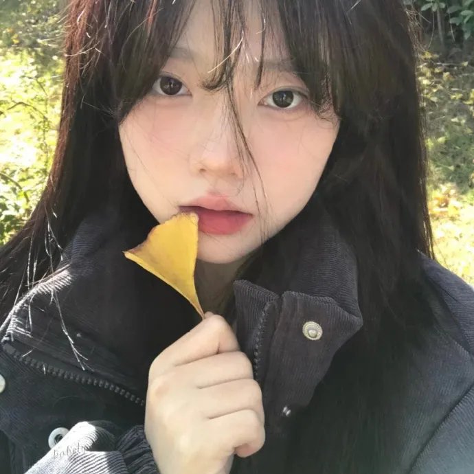 左撇子女孩